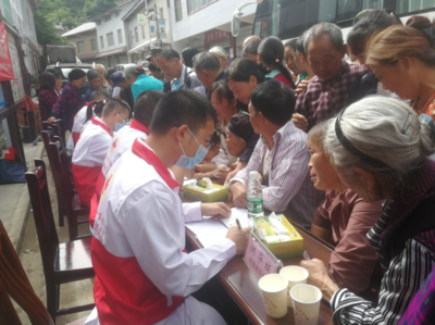 文安鄉(xiāng)健康扶貧進(jìn)鄉(xiāng)村 義診服務(wù)暖民心，營養(yǎng)咨詢助健康