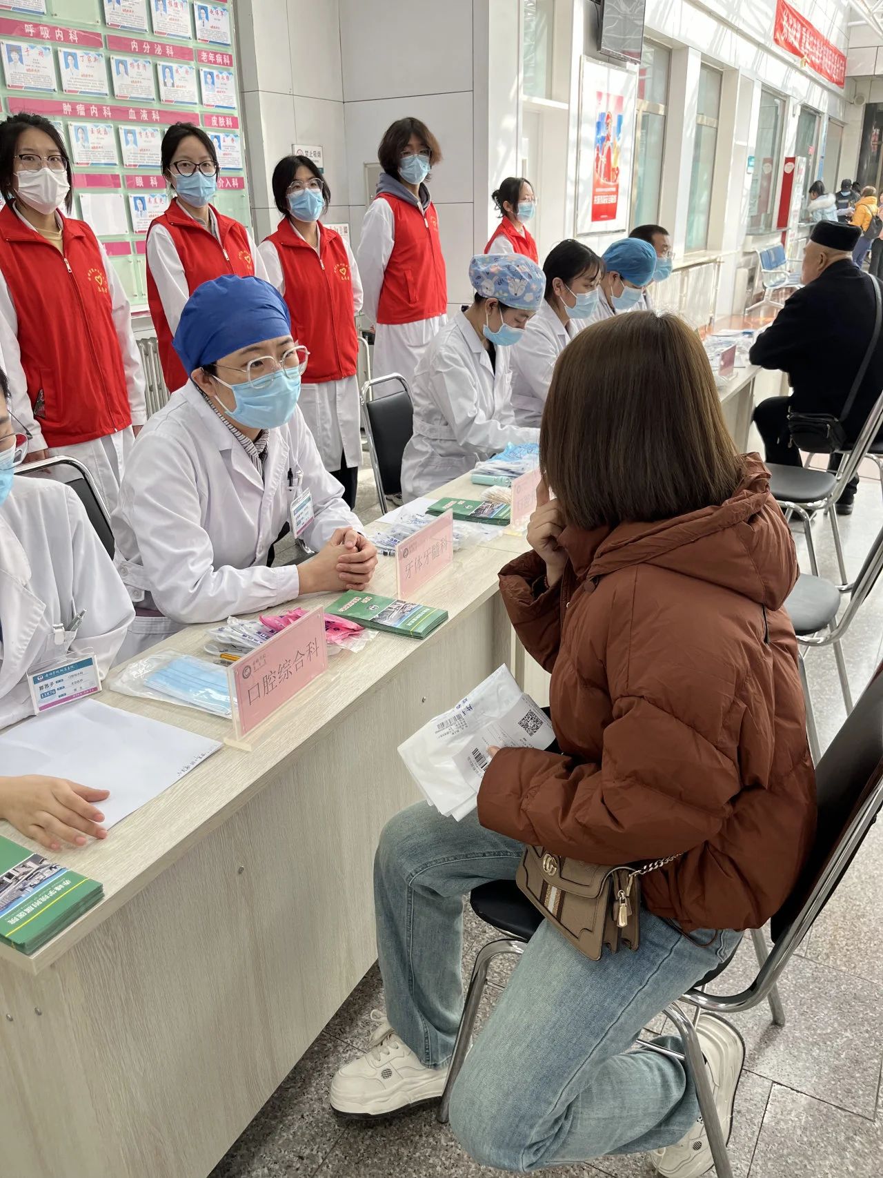 口腔醫(yī)學(xué)院營養(yǎng)健康咨詢服務(wù) 守護(hù)口腔健康的科學(xué)飲食之道